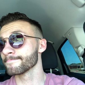 Meet your Posher, Christopher